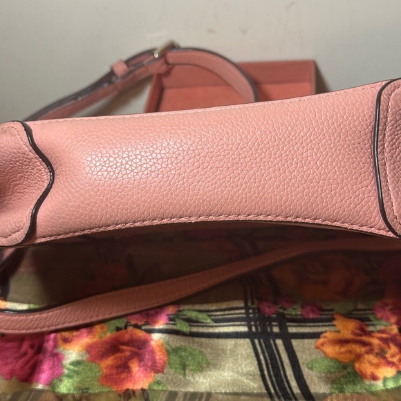 Kate Spade crossbody. - Picture 6 of 14